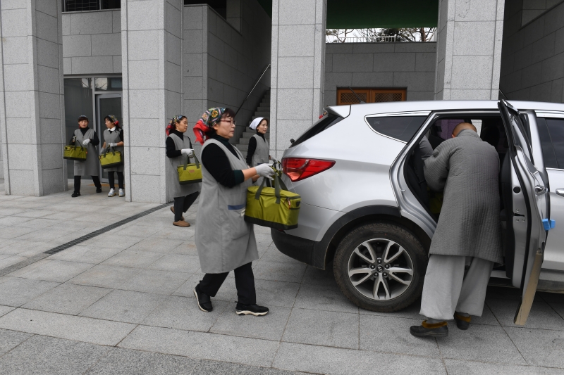 [상월선원 천막결사] 도시락 배달