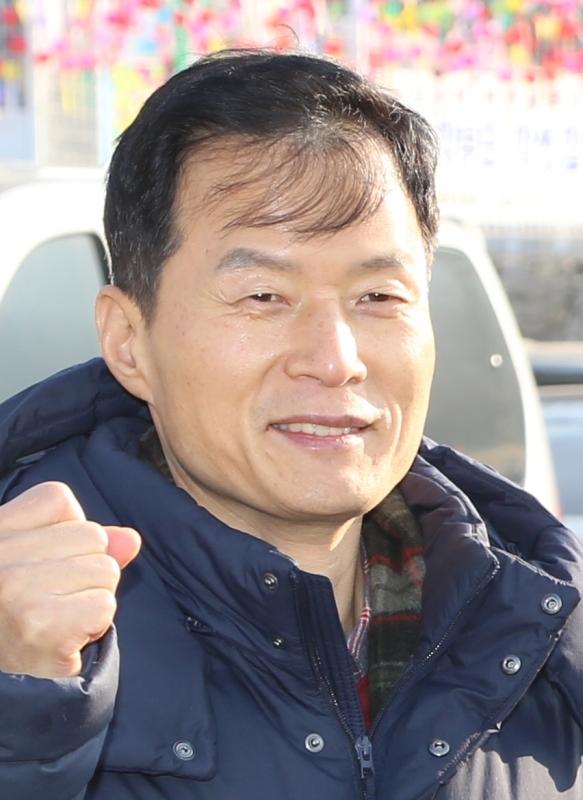 임명배
